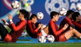 国足厨师爆料新闻