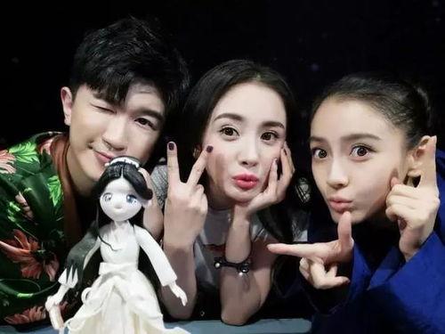 闺蜜进了娱乐圈吃瓜小说,闺蜜的璀璨星途与甜蜜瓜田